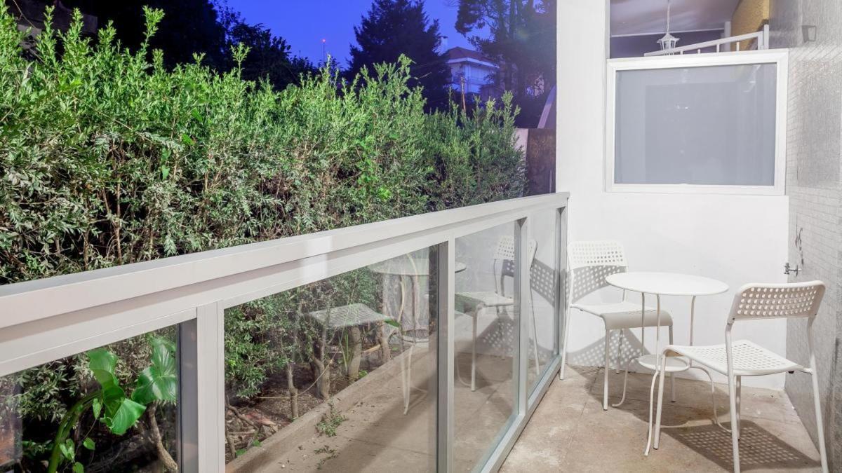 Residencia Laranjeira Hostel Porto Luaran gambar