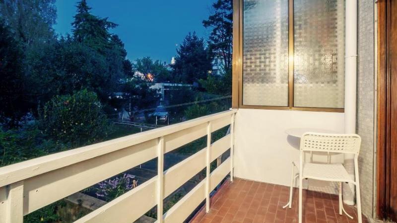 Residencia Laranjeira Hostel Porto Luaran gambar