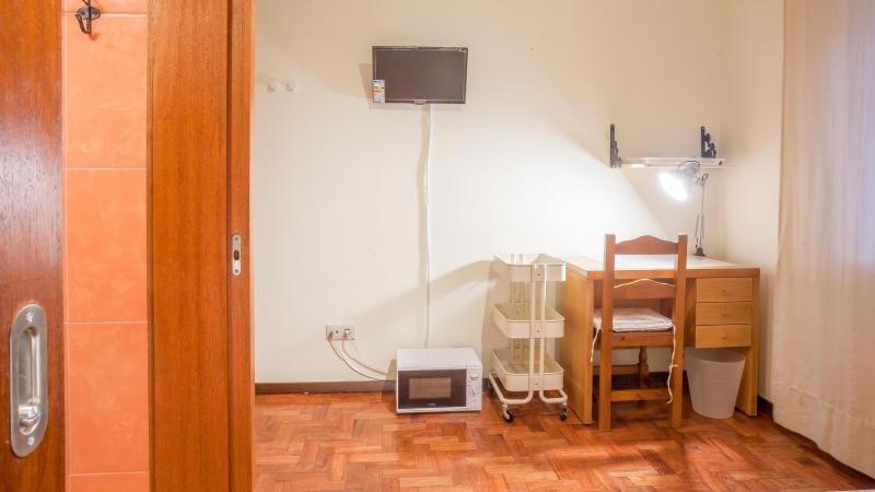 Residencia Laranjeira Hostel Porto Luaran gambar