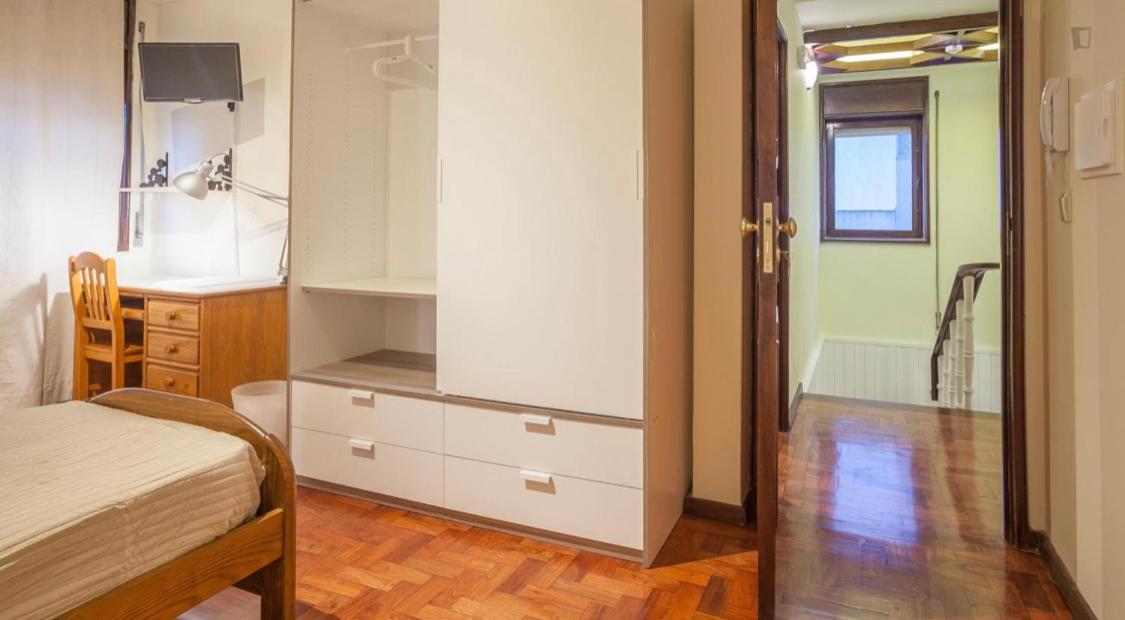 Residencia Laranjeira Hostel Porto Luaran gambar